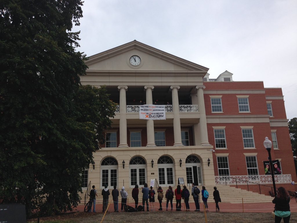 umwenviroaction's tweet photo. #divestUMW https://t.co/p9ocgUJFbA