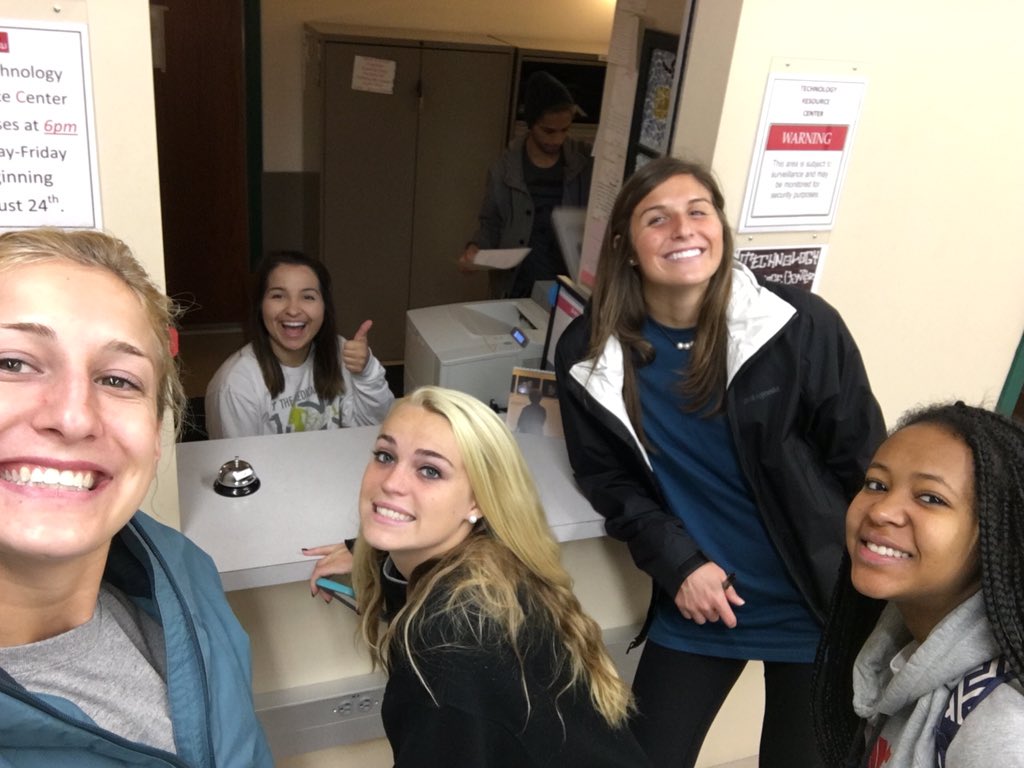 AAmandawitek's tweet photo. @WKUGriseHall #1020hunt mass media Rick https://t.co/8FdbAi39Kz