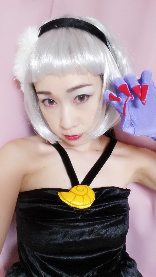 小山郁美이쿠미 Twitterren 今年のディズニーハロウィンはアースラ様でしたps Ps メイクとか研究不足で不完全燃焼w ヅラも当日届いたし 口紅は福太郎に駆け込みだしw もっと来年は凝ったのにするぞ ディズニーハロウィン アースラ コスプレ T Co