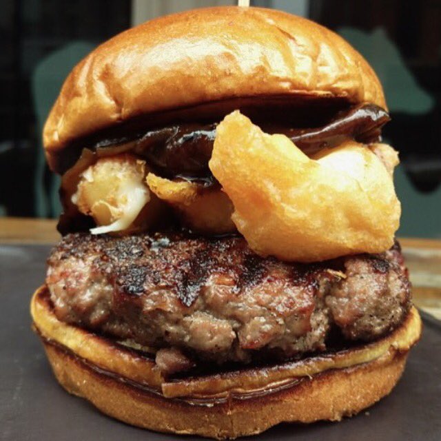 BillyDec's tweet photo. GrassFed @TallGrassBeef w Fried Wisco #CheeseCurds, Carmelized Onions, Peppercorn Demi @Bottlefork https://t.co/6ZvSqV5HHG