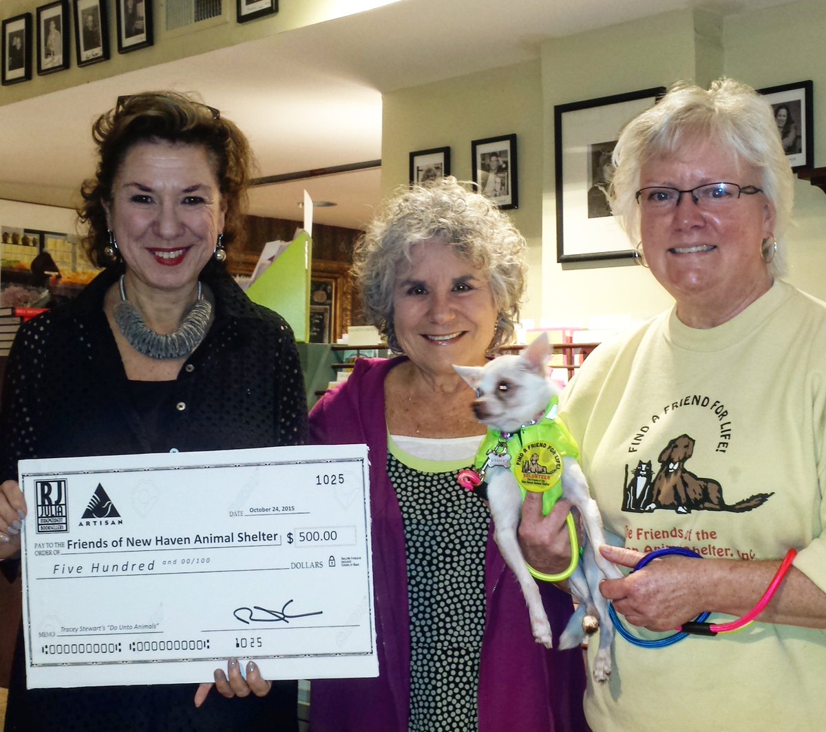 rjjulia's tweet photo. Thrilled to present FNHAS w/ pre-sale proceeds from @DoUntoAnimals! @artisanbooks @WorkmanPub #DoUntoAnimals https://t.co/qOsbT7sWMi