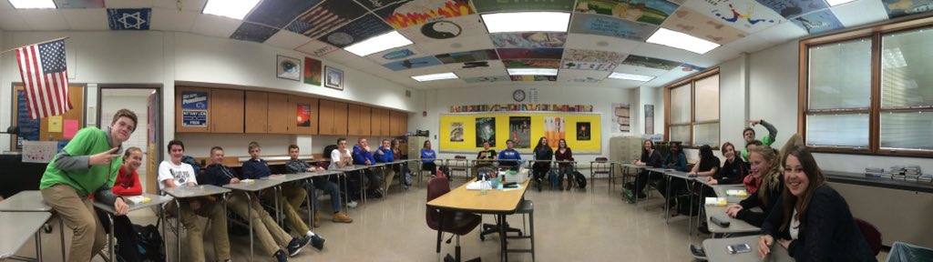 MrsFarnesi's tweet photo. Killer Anthem discussion in 5th period today! #iseetwoconnors https://t.co/vgfzlKc0Mg