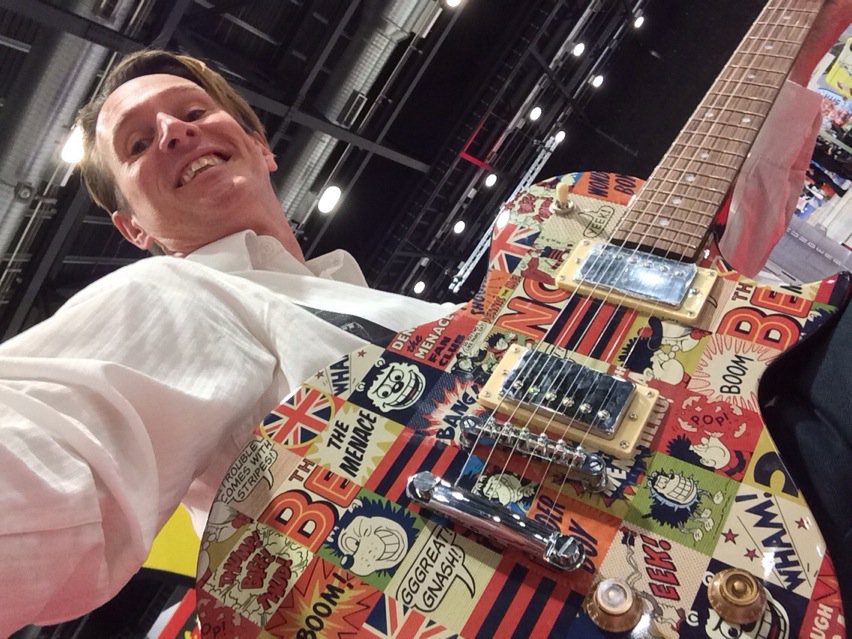 KevFComicArtist's tweet photo. My new dream guitar @toytopiaworld @BeanoComic https://t.co/G90kPXsmUg