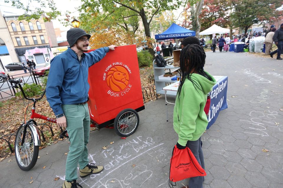 NYPLBookCycle's tweet photo. Over the weekend the #bookcycle made an appearance at the @TappenPark Community Fair! @CMDebiRose @FreshestLibrary https://t.co/EZwdzMPgbu