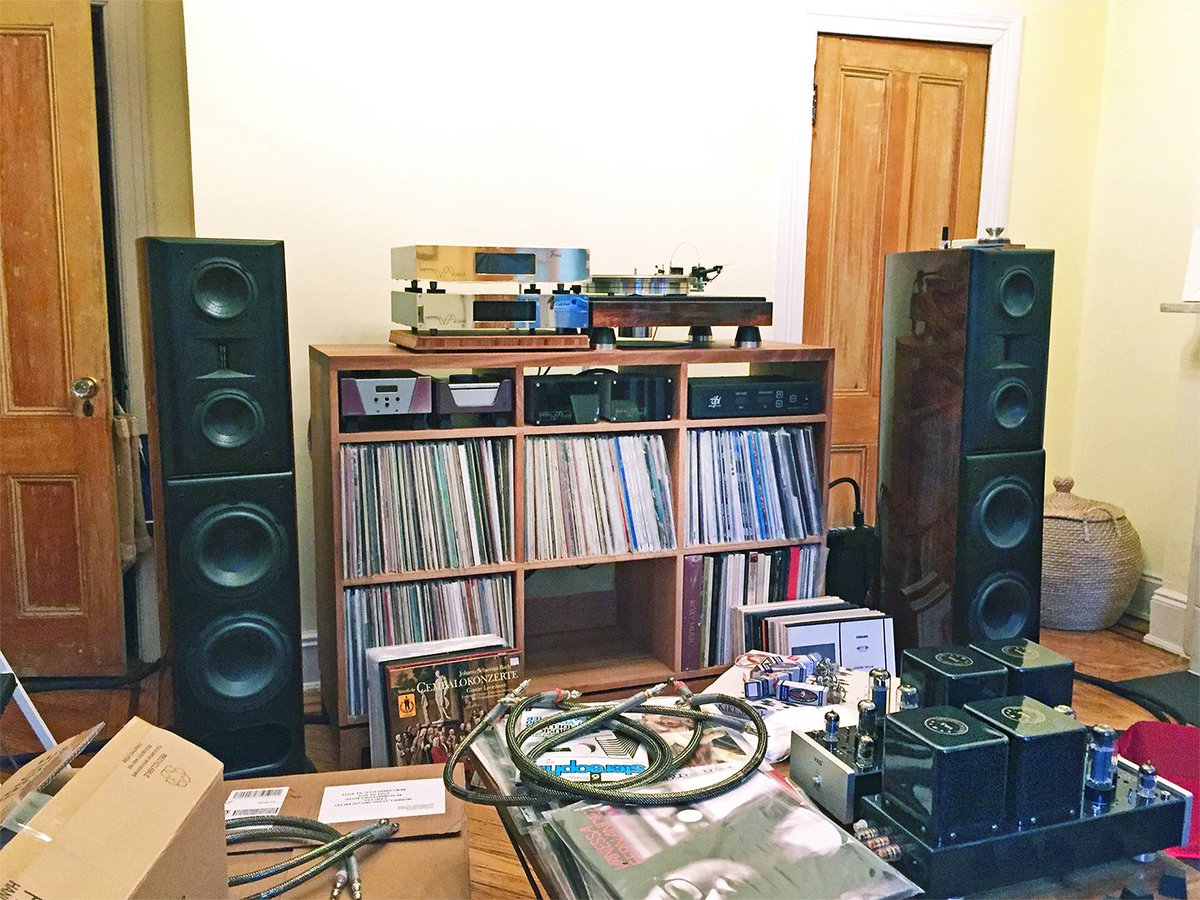 LivingAcoustics's tweet photo. #JawDrops #ParalyzedByMusic A break-in period never sounded sooo good damnit! @Acoustic_Zen @vpiindustries #VASAudio https://t.co/XWIsgA67ik