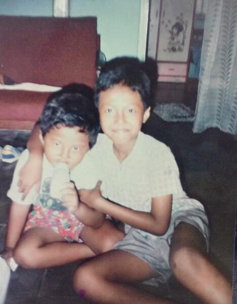 arisexel's tweet photo. Udah 25th ajah skrg yah dek #hug https://t.co/US6rGC2Cd0