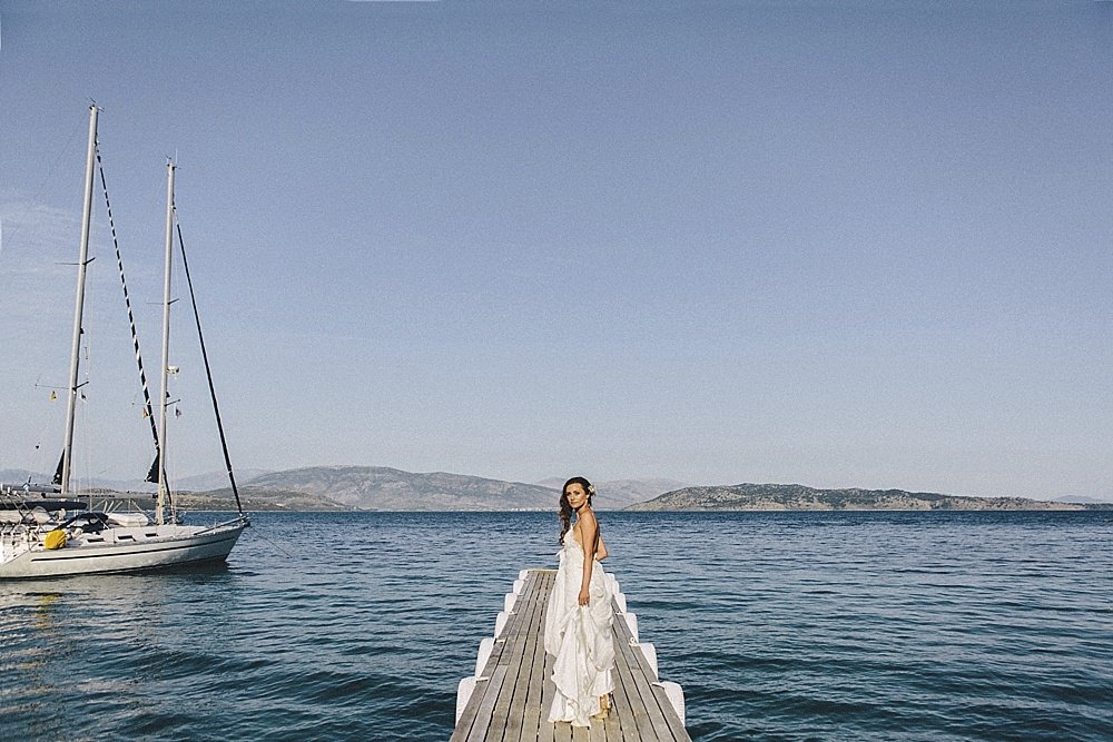 JunebugWeddings's tweet photo. Beautiful #Greece &amp; a beautiful #bride captured by @thetwinstweets → https://t.co/iuquQgKZfA https://t.co/QEG68Fb0uu