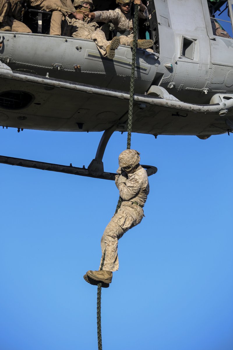 MCASCPPA's tweet photo. Making the descent: Marines hone fast-roping skills. @DVIDSHub #2dMAW @USMC https://t.co/l4H6rKHk97