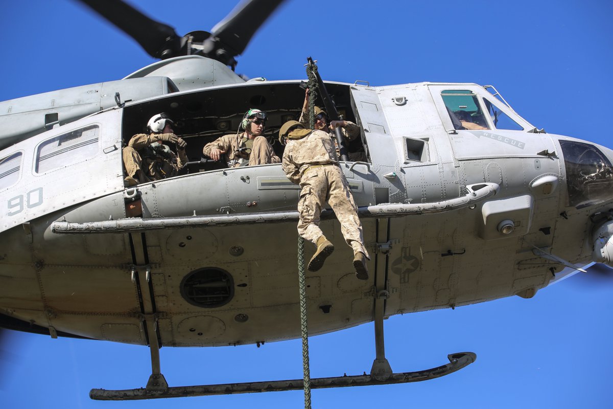 MCASCPPA's tweet photo. Making the descent: Marines hone fast-roping skills. @DVIDSHub #2dMAW @USMC https://t.co/l4H6rKHk97