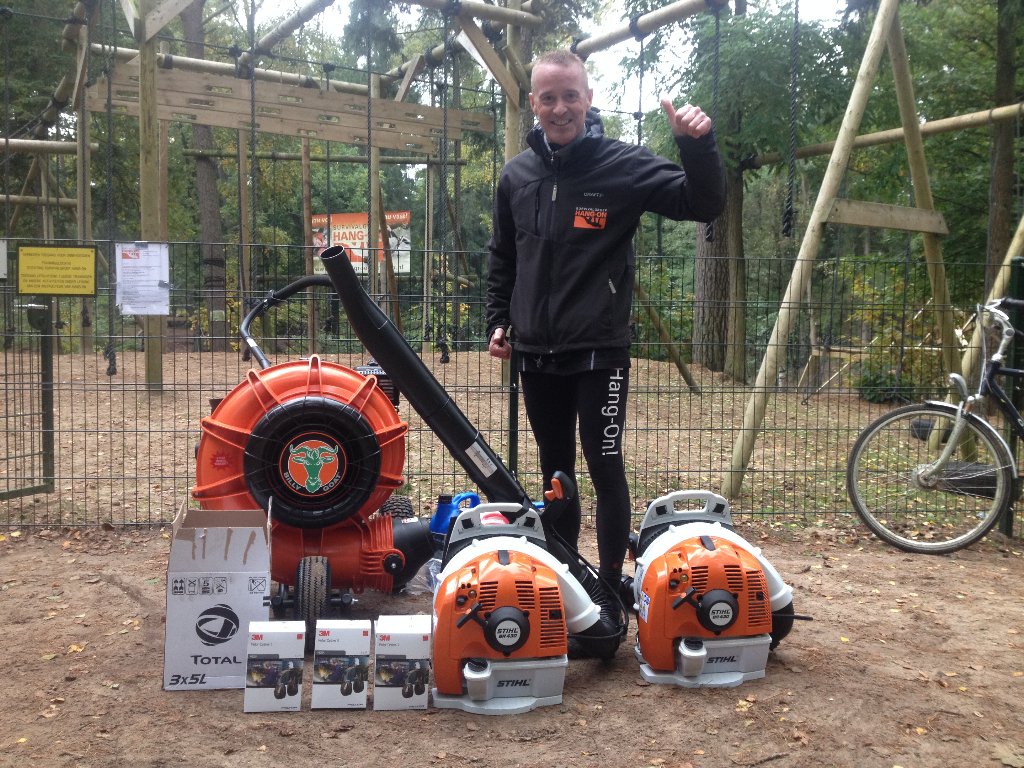 Voorbereidingen Hang-On Run 2015 kunnen beginnen. Dank zij sponsor #Drielandenbomen kan er blad geblazen #STIHL