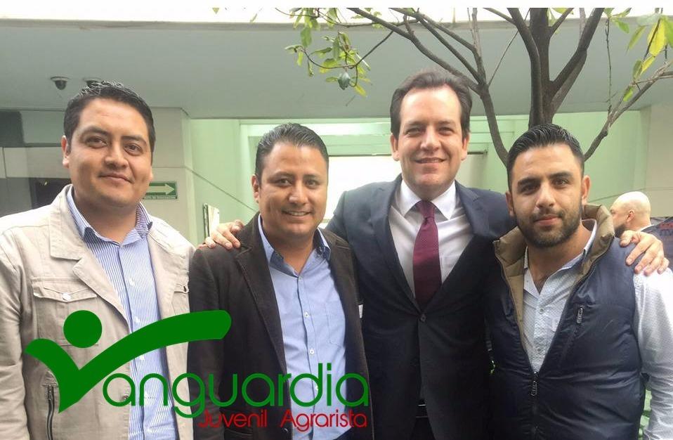 vilchis93109's tweet photo. #yovoyconhiber al nacional por el gran trabajo realizado.
@CNC_CEN @ManuelCota @VanguardiaCEN @ralbores @ChiapasPRI https://t.co/807it3DS6A