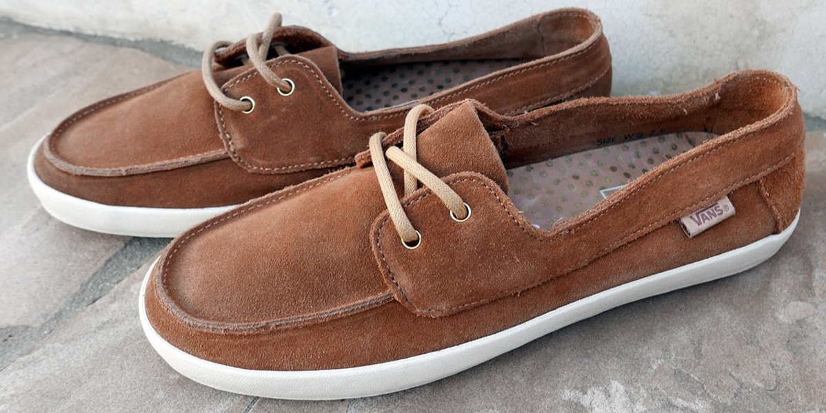 Vans's tweet photo. We're loving the cozy @vanssurf Chaufette Decon on all our favorite @vansgirls for fall.  https://t.co/wfIATKIxV0 https://t.co/BU4MgWmG9C