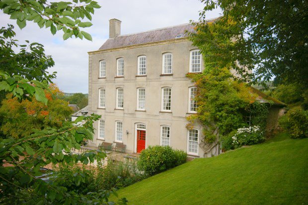 PointerProps's tweet image. NEW! 10 Bed, 8 Bath, 4 Recep imposing period property in the charming village of #Timberscombe #Exmoor #Somerset