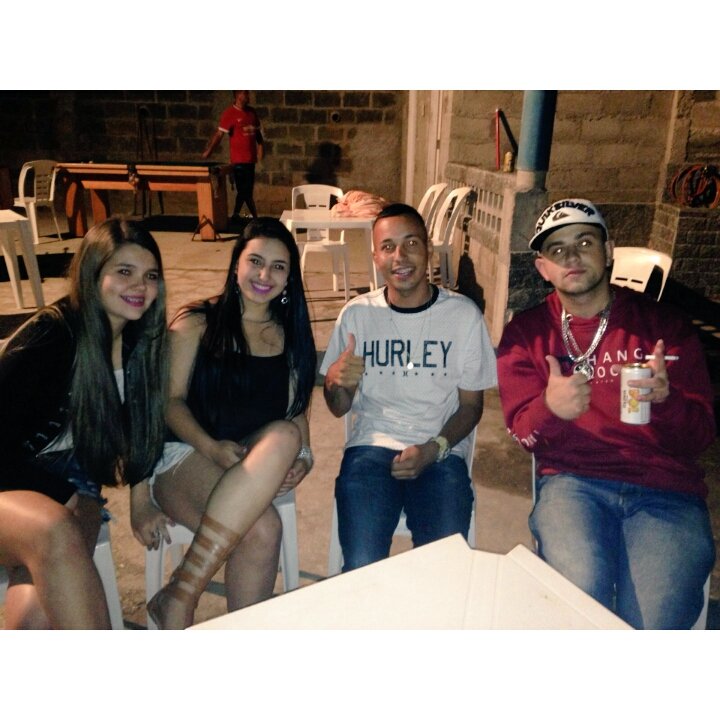 buu_souusa's tweet photo. Sabadinnnnnnn ! #td2 #memafita #quefecha #semtemporuim ! #amo ❤ https://t.co/jrRmyDrACl