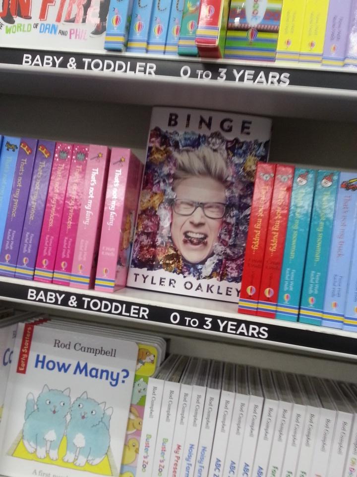 CHECKEREDLESTER's tweet photo. @tyleroakley #searchforBINGE giving u that promo tyler https://t.co/zXymGTTC8v
