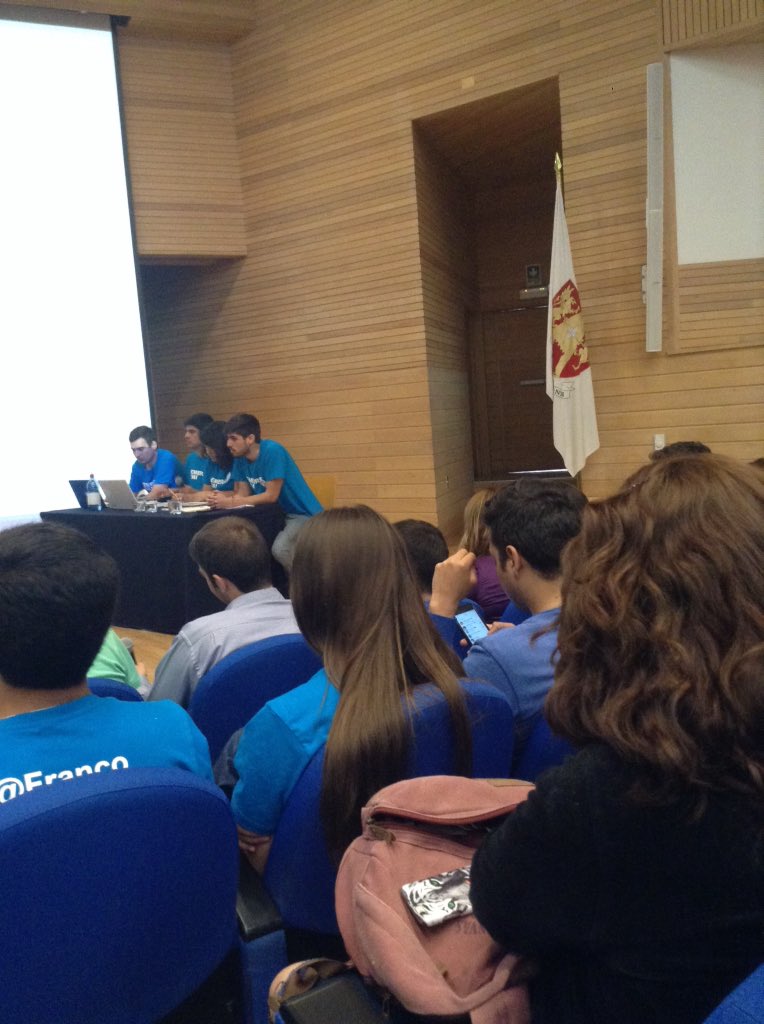 EmergeUAI's tweet photo. #EmergeUAI acércate al auditorio y ven a escuchar el #DebateFEUAI2016 ! @Construye_UAI @UAI_CL @UAIElige https://t.co/sCjOl2CRWL