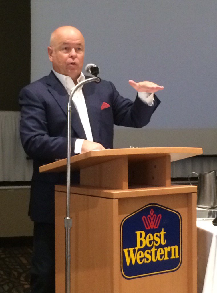 ohtoinsider's tweet photo. Now this is #OHSUM, @terryoinfluence talks emotions and marketing with @ohtoinsider's #OHSUM2015 attendees. https://t.co/twTngTkqGC