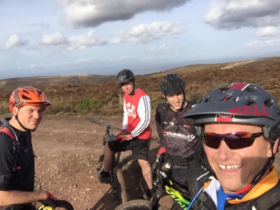 BlackCanon's tweet photo. Lovely day for it up on the Quantocks yesterday. Just wet enough to be fun without being muddy. https://t.co/zulmY9csfY
