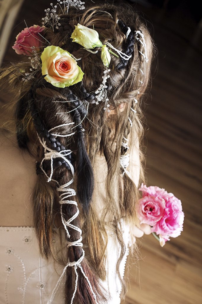 sensiblebride's tweet photo. #sensiblebride #fallwedding #weddingseason #bridalhair #bridalaccessories #bridalfashion #bridalart #bridalbeauty https://t.co/aXAjMSeyZd
