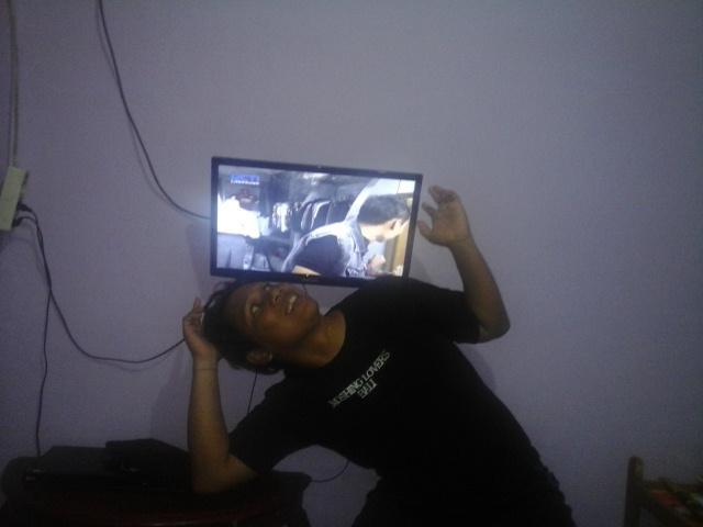 kominkdika's tweet photo. menjaga tv dari kabut asap, acara @OfficialRCTI kereen n gokil  #SelfieTersilet #SILETAWARDS2015 https://t.co/28AmoqoVRv
