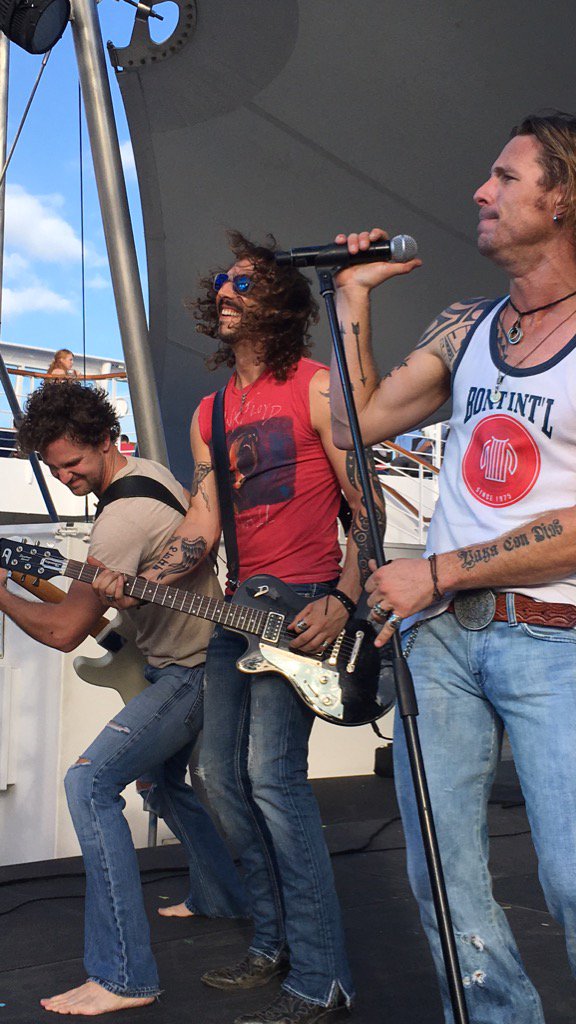 letherif's tweet photo. @Blackjack_Billy Booze Cruising in The Bahamas #AussieBillyClub https://t.co/ZVMwlhV8eq