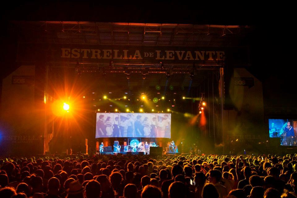 SOS48Festival's tweet photo. Mañana subida de precio en el abono. Disfruta del #sos482016 a precio actual https://t.co/fZG6U41Nq0 https://t.co/iYEV7ZZeQn