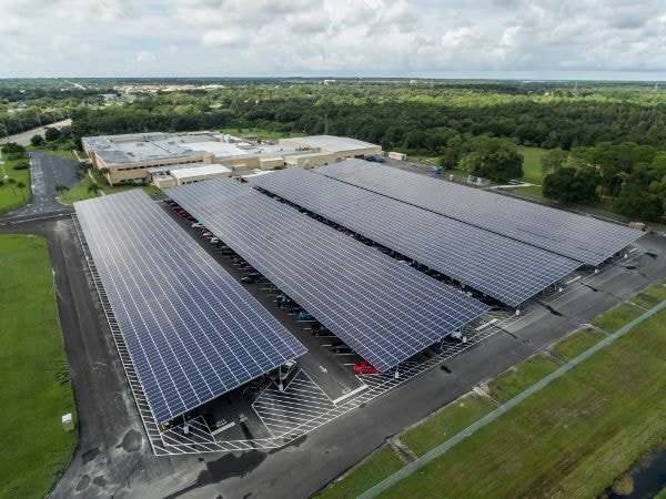 GreenManufacts's tweet image. .@LockheedMartin completes #solar carport sustainablemfr.com/renewable-ener…