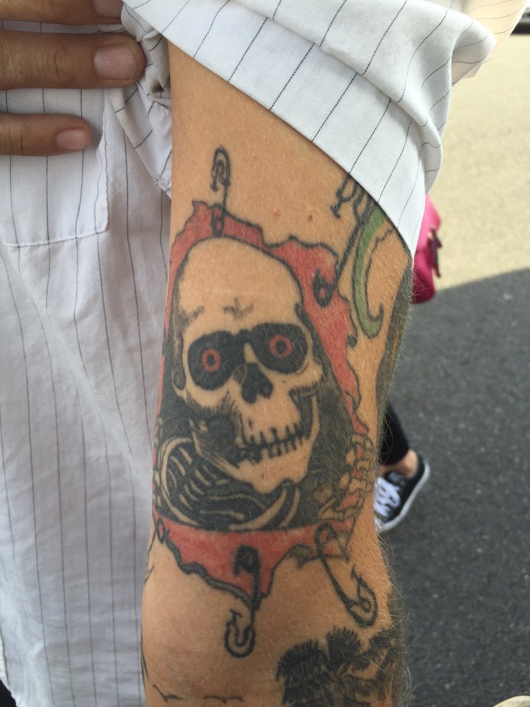 devillenunes's tweet image. #riptheripper #powellperaltatattoo if you have a #powellperalta #tattoo please tag us in it