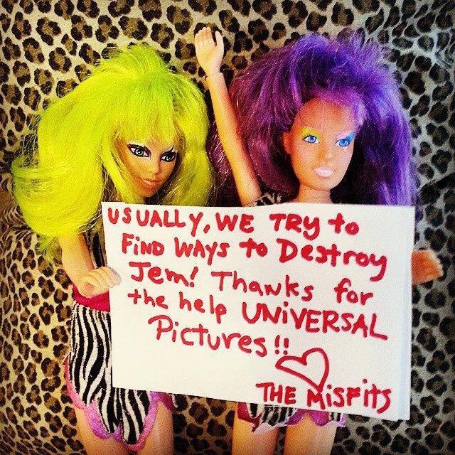 MixedGirlNYC's tweet photo. #JemTheMovieFail #NotMyJem #80sbaby #jemandtheholograms https://t.co/XSMtu06qcK
