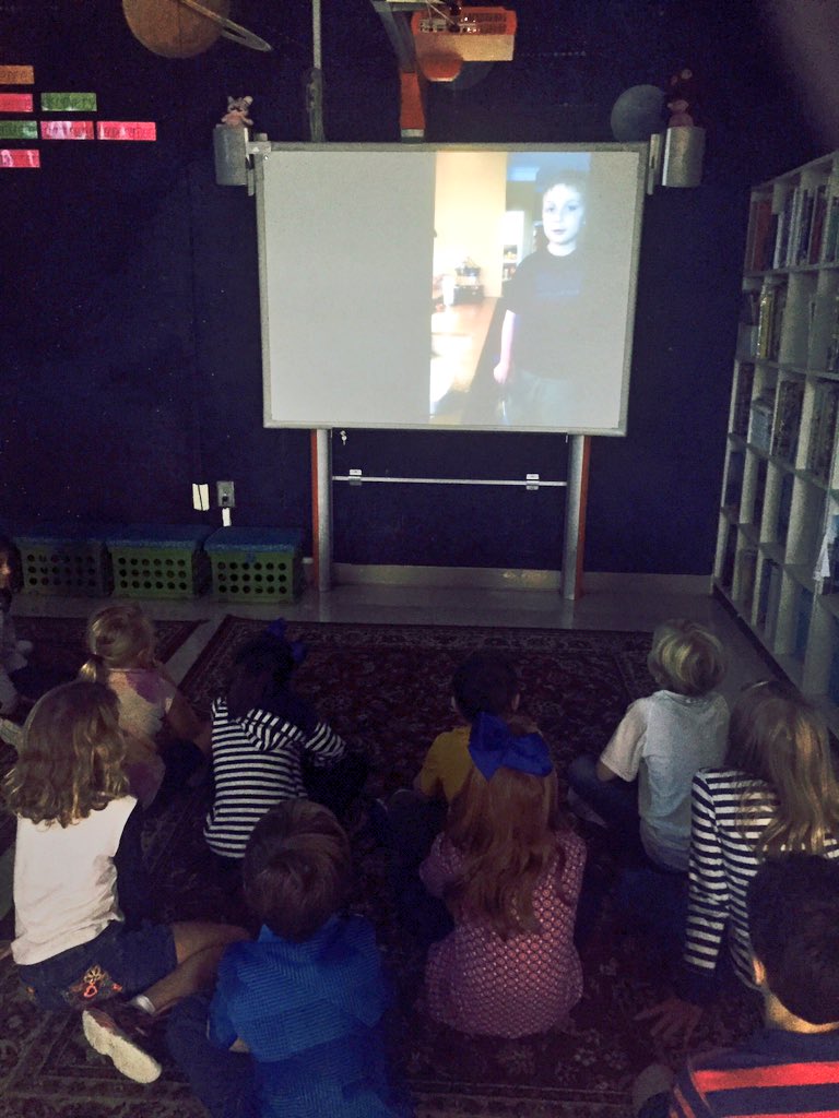 RobertoLlopart's tweet image. 2nd graders watching their classmate explore trial and error at home. #scienceiseverywhere #homeexperiment