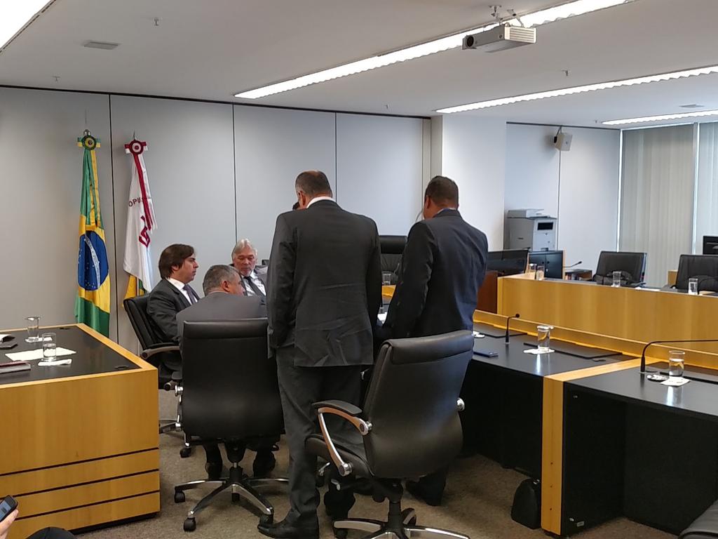 oltserprorj's tweet photo. Cúpula do SERPRO discutindo. Muito chororô! https://t.co/OOiXwXuEuw