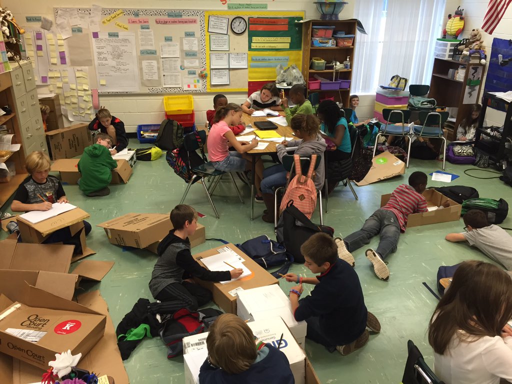 bpb52015's tweet photo. #PBL classroom design has brought about some innovative strategies with boxes. We all have needs. #nhebrightknights https://t.co/hkLvxXzlpP