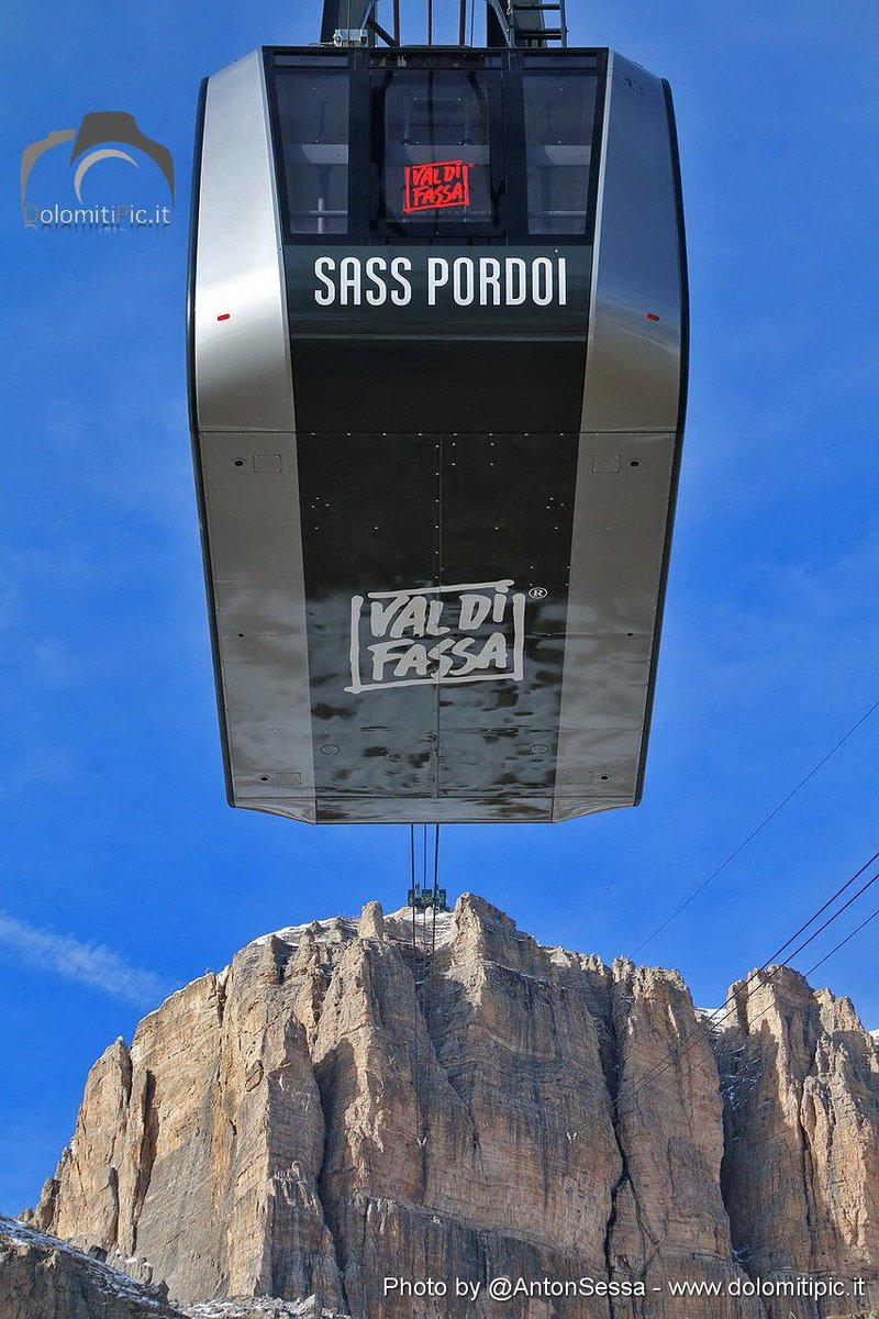 FassaSki's tweet photo. La funivia del SASS #PORDOI si rifà l’abito! - #FassaSki #ValdiFassa #Dolomiti #Fassaronda https://t.co/OqJ9LGMMTe https://t.co/WMSrpjMVO8