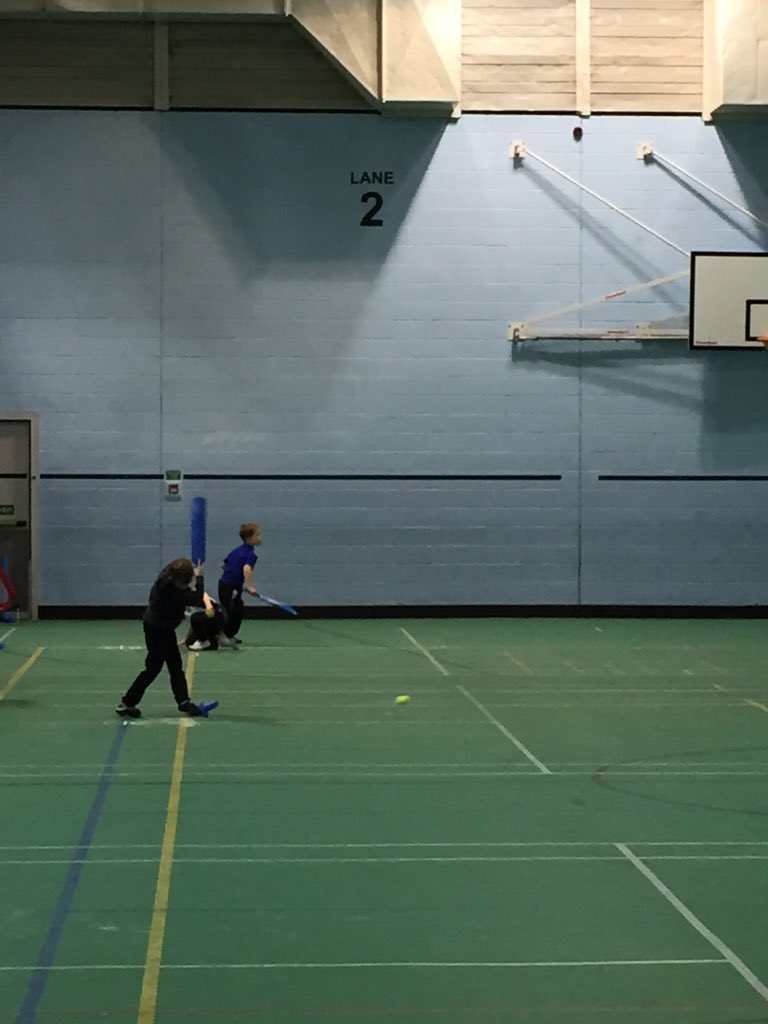 DFCALtd's tweet photo. #howzat4kidz 6-8 year olds leaning #FFdrives #pullshot @bensladee @Fordy_76 @RiceDicer7 @Gloscricket @DFCALtd https://t.co/FbWs9DNasH