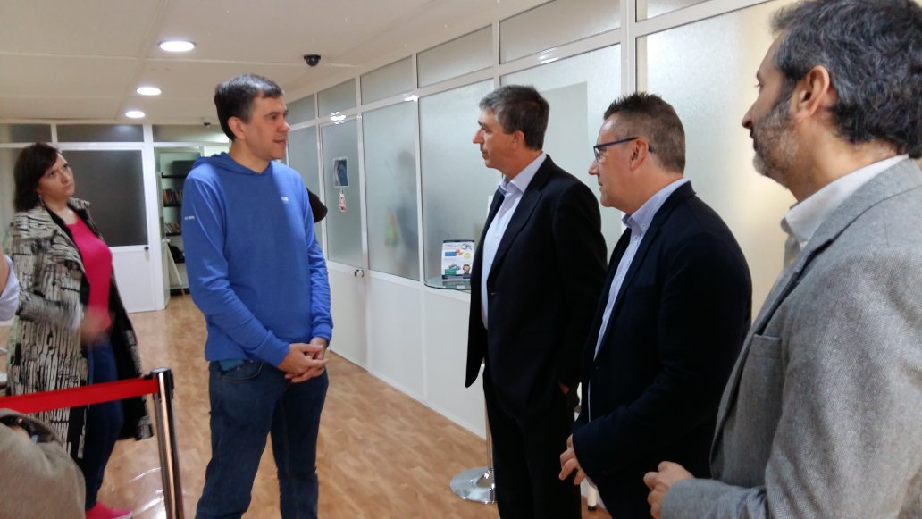rafacliment_'s tweet photo. De visita en #ontinet.com @ESET @ed_babylon. Dins nostre paradigma de model empresarial. @gva_economia @compromis https://t.co/kbbyinkuOO