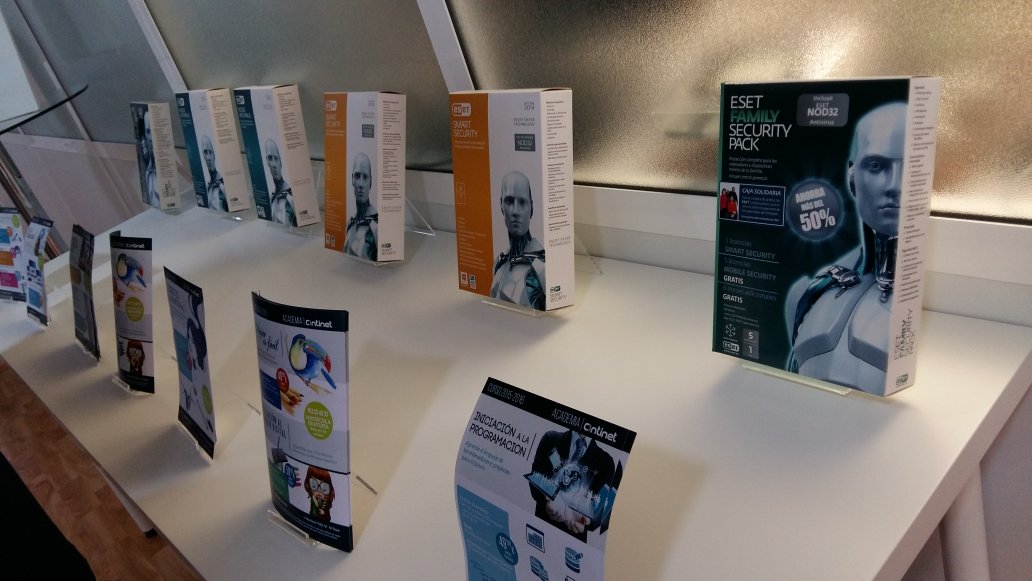 rafacliment_'s tweet photo. De visita en #ontinet.com @ESET @ed_babylon. Dins nostre paradigma de model empresarial. @gva_economia @compromis https://t.co/kbbyinkuOO