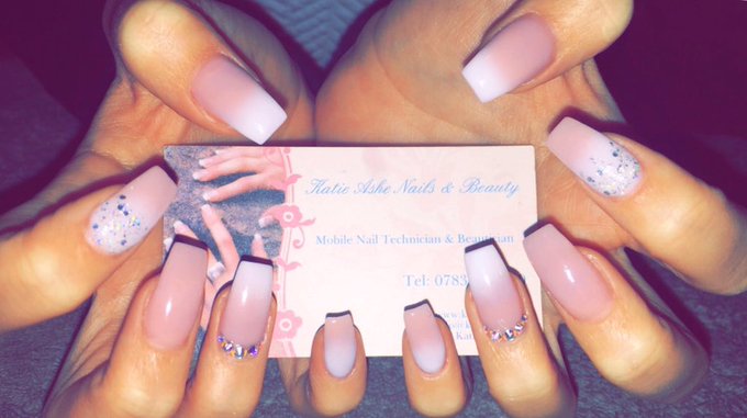 Obsessed with this girl and her nail creations @KatieAsheNails 💅🏽 https://t.co/6FKa9jDyzk<a href="/tag/slenderblend"class="tags"><span>#slenderblend</span></a>
