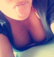 elle_tits's tweet photo. buon lunedì #crazy4tits https://t.co/A89Rwlgjcl
