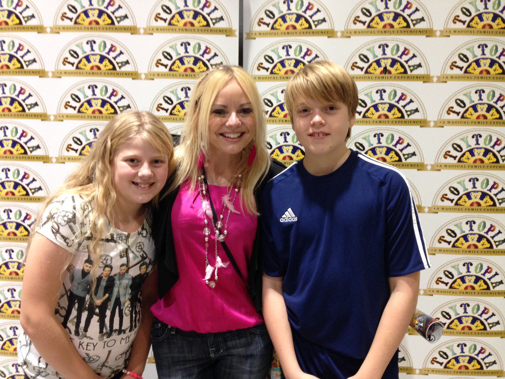 clairesimmo's tweet photo. What a fab day @yourECL @ToytopiaWorld ... Hurry back next year loved it @emmamcharrie 👏👏 https://t.co/U08qsYAkg2