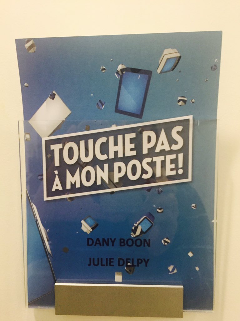 Cyrilhanouna's tweet photo. Et cerise sur le gâteau , il y aura Dany Boon et Julie Delpy dans #TPMP on va finir l'emission vers . . . 22 h ;) https://t.co/0f1sT3FU6u