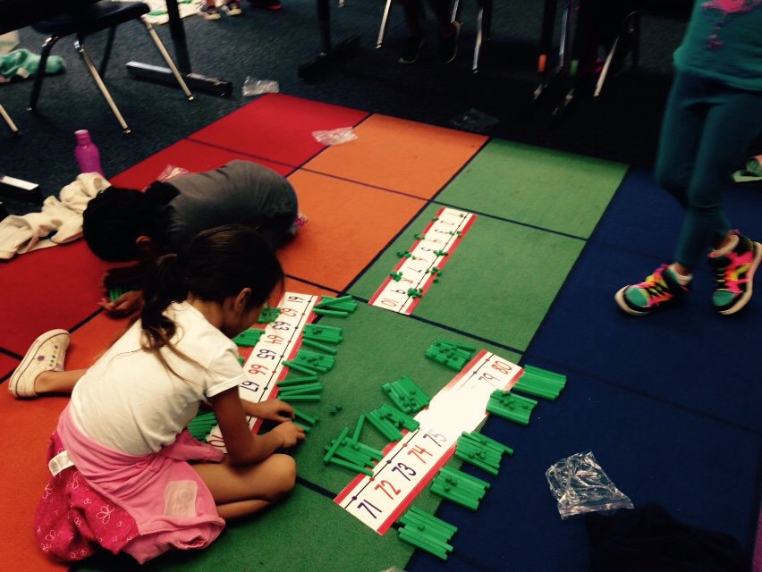 CasitaMagnet's tweet photo. Using inquiry to make 100s charts &amp; develop number sense #IBPYP https://t.co/rSsWuTIlKJ
