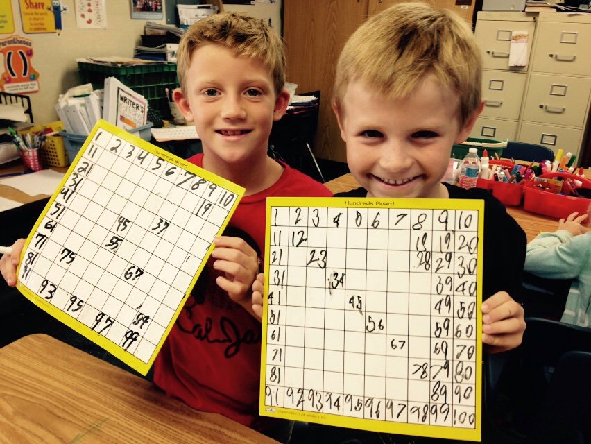 CasitaMagnet's tweet photo. Using inquiry to make 100s charts &amp; develop number sense #IBPYP https://t.co/rSsWuTIlKJ