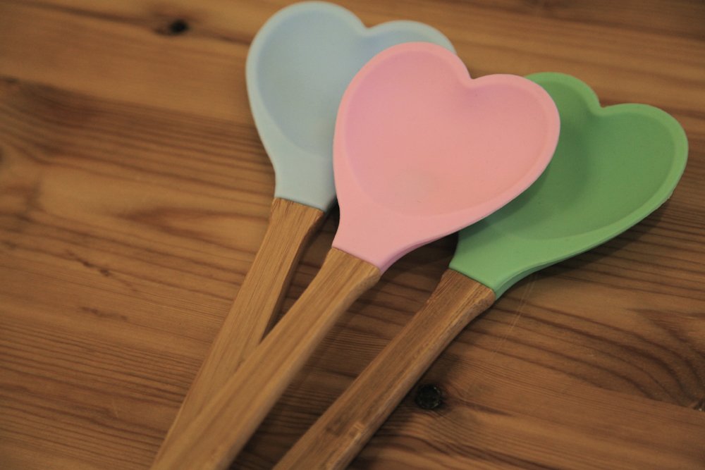 Product of the week: Heart spatula, £6.50 - spread a little love! bit.ly/1S6yNFE #Watlington #Henley