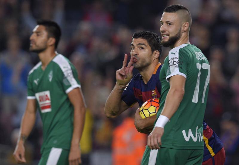 EstudioDep's tweet photo. FC Barcelona 3 – 1 Éibar: Luis Suarez le da la victoria al Barça https://t.co/SnJAbzkqsz https://t.co/9HTNOPP9KR