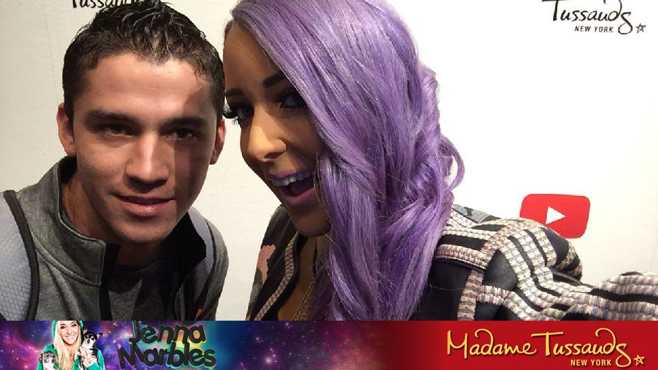 JennaMarblesMT's tweet photo. Hey there, friendship! Check out our new selfie from Madame Tussauds NY. https://t.co/WIbLCwSInW