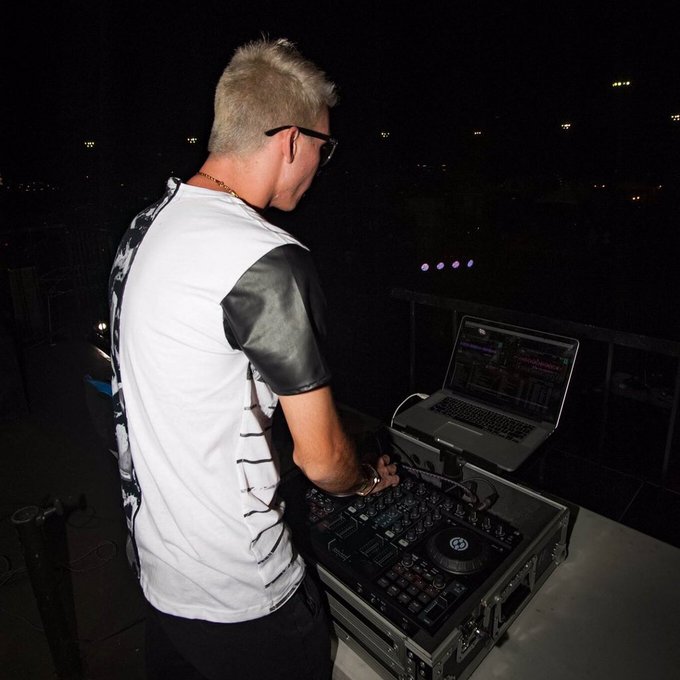 #djlife #dj #music @OfficialJackEL #edm #dance #life #EDMFamily https://t.co/iympjtLu3y<a href="/tag/djlife"class="tags">#djlife</a><a href="/tag/dj"class="tags">#dj</a><a href="/tag/music"class="tags">#music</a><a class="tags" target="_blank" title="On Twitter" href="/?out=eyJ0eXAiOiJKV1QiLCJhbGciOiJIUzUxMiJ9.eyJpYXQiOjE3MjIwMDc2MDYsImlzcyI6InR3cG9ybnN0YXJzLmNvbSIsIm5iZiI6MTcyMjAwNzYwNiwiZXhwIjoxNzUzNTQzNjA2LCJyZWRpcmVjdF91cmwiOiJodHRwczovL3R3aXR0ZXIuY29tL09mZmljaWFsSmFja0VMIn0.MyUHHsMdOlryrwJm85mDZ40KY-vdnmfDjSaJ3DzuGJFAluPWlHCiPBgi7VlONe2PaTbP4bQF1Z8ZTBf03yo4TQ">@OfficialJackEL</a><a href="/tag/edm"class="tags">#edm</a><a href="/tag/dance"class="tags">#dance</a><a href="/tag/life"class="tags"><span>#life</span></a><a href="/tag/edmfamily"class="tags"><span>#edmfamily</span></a>