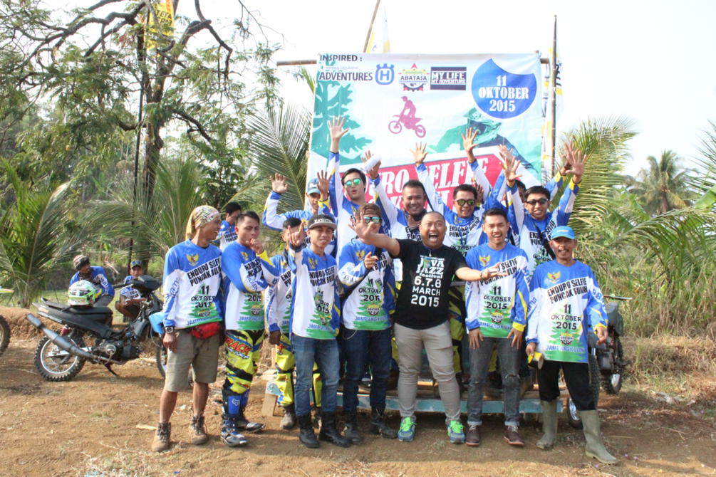 abatasaclub's tweet photo. ENDURO SELFIE PUNCAK BULUH https://t.co/R9h6HeQLXo
