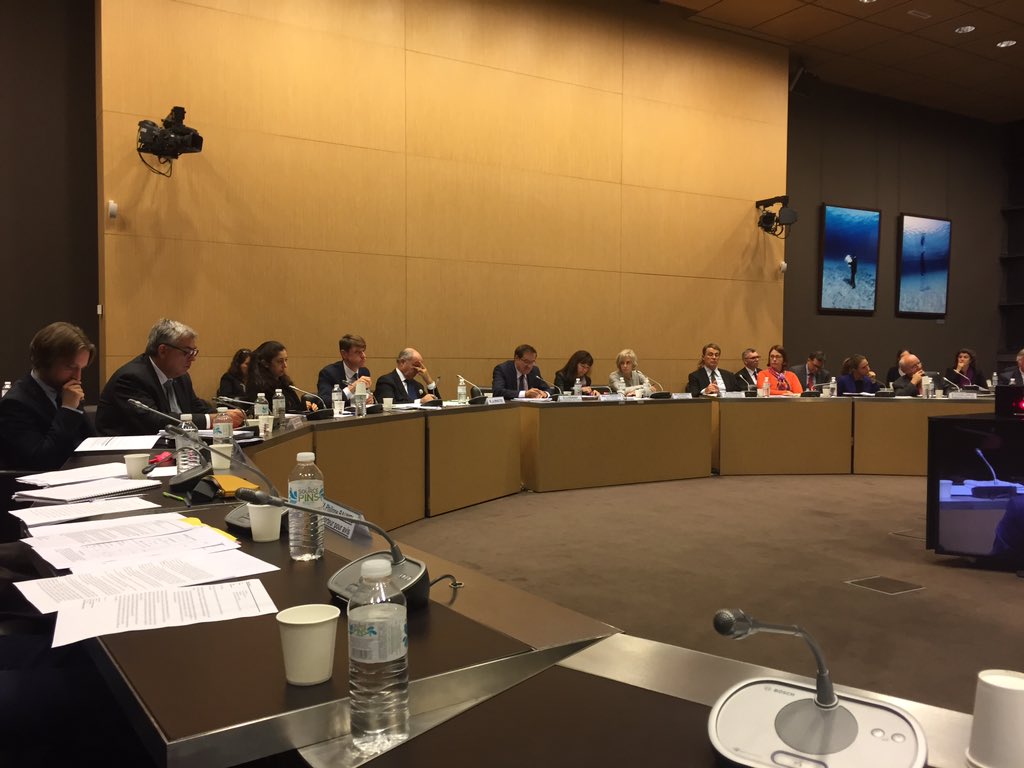 ThierryMARIANI's tweet photo. #DirectAN. Com.des Aff.Etrangères,budget 2016 : l'enseignement français à l'Etranger sacrifié: bourses -8% AEFE-3,4% https://t.co/URPDOWN71S