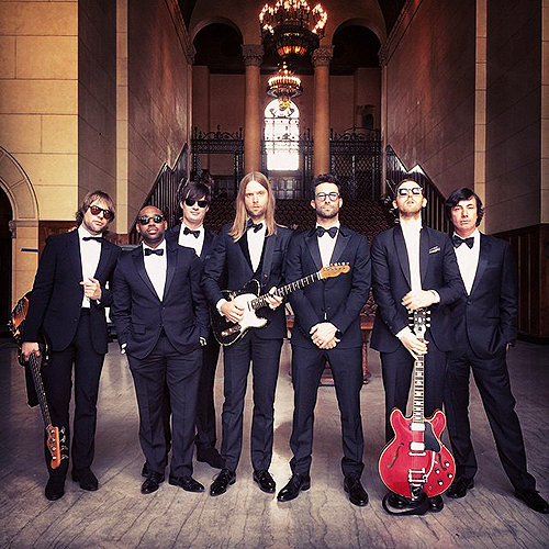 maroon5's tweet photo. Vote for 'Sugar' for @Vevo's 'Vid Of The Year' by using #VOTYSugar. https://t.co/dOgQ5nsd1S