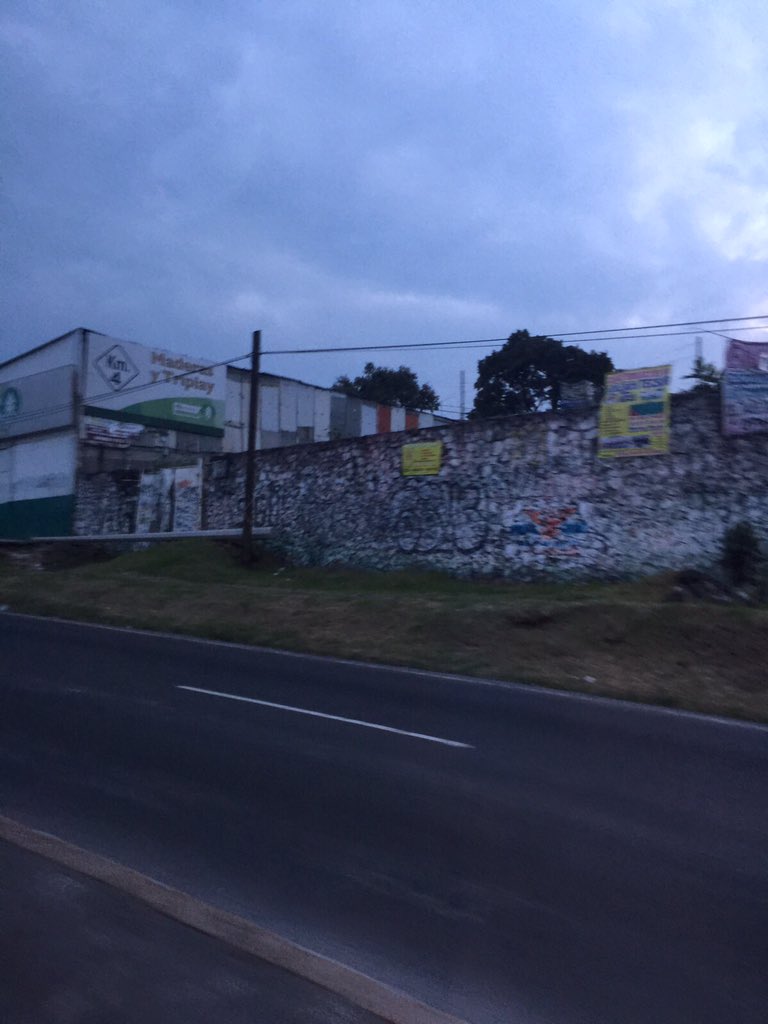 jgip_ns's tweet photo. @CarlosLoret Esto es lo que hace @CFEmx en la Ciudad de Mexico.  Tapar entrada de predios y hacer lo que quieren. https://t.co/c4NEEOxeIv